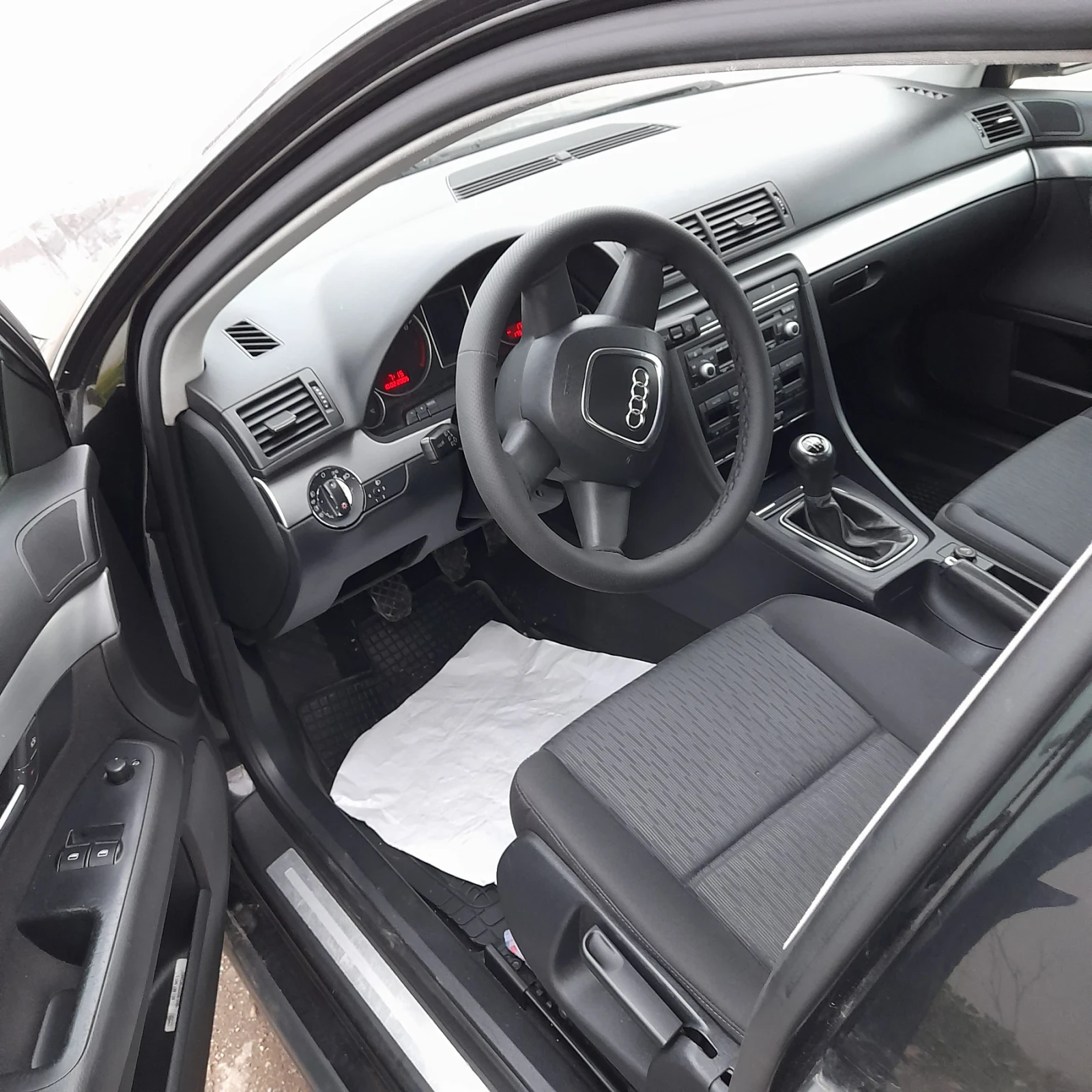 Audi A4 MPI / ALZ, снимка 14 - Автомобили и джипове - 56584626