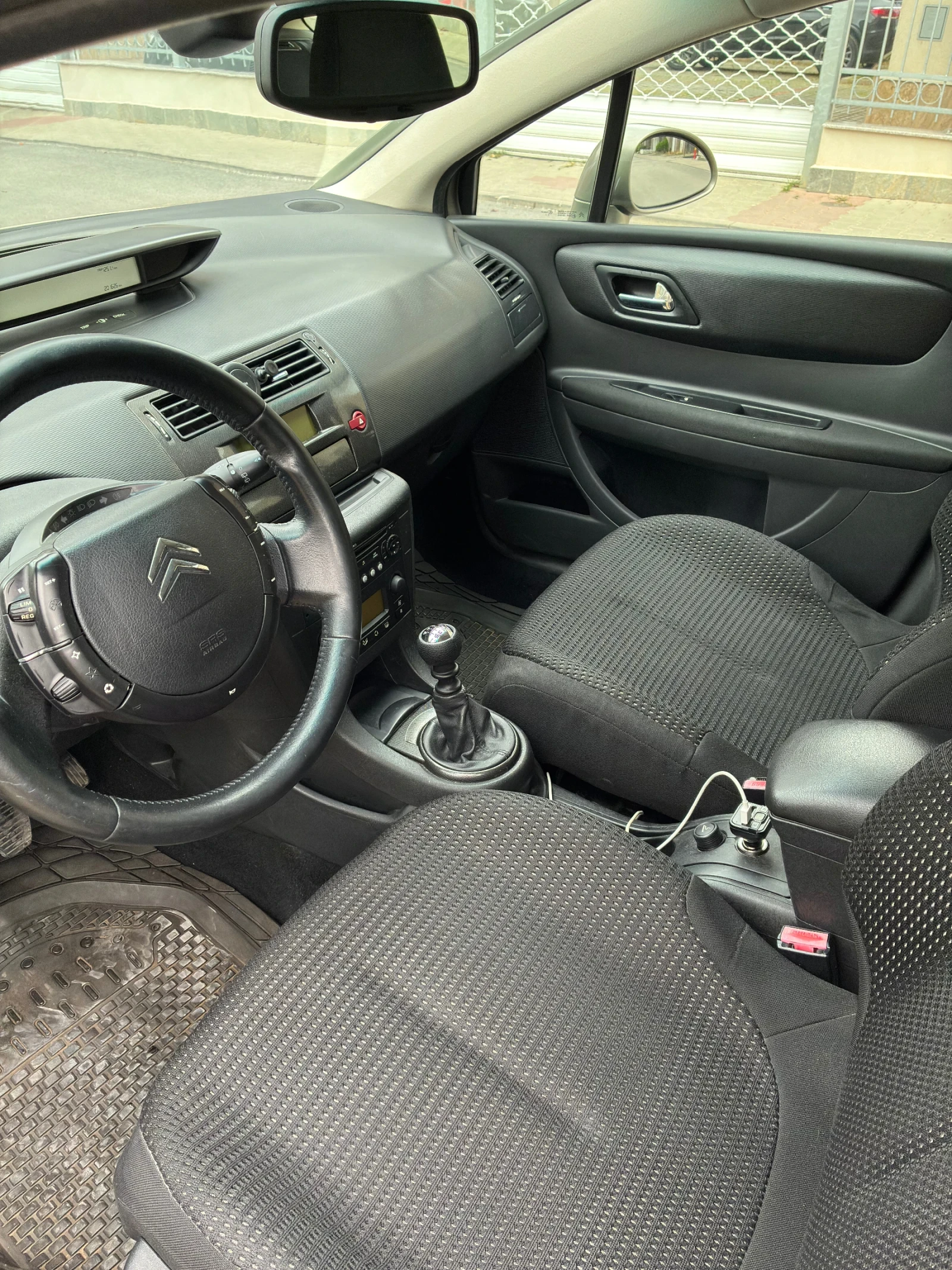 Citroen C4, снимка 9 - Автомобили и джипове - 56677338