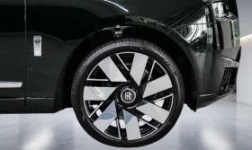 Rolls-Royce Cullinan = NEW = Shooting Star Roof Гаранция, снимка 5