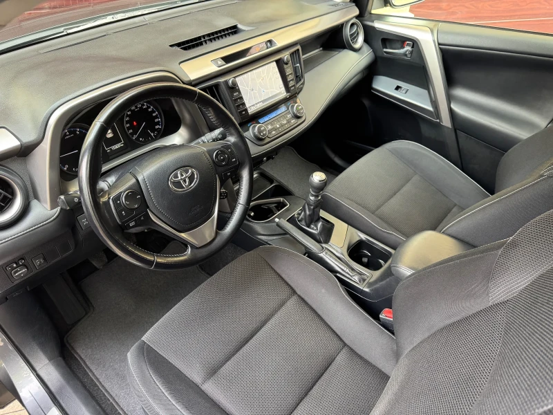 Toyota Rav4 2.0i 4X4*  ПЪЛНА СЕРВИЗНА ИСТОРИЯ В ТОЙОТА!, снимка 7 - Автомобили и джипове - 51937796
