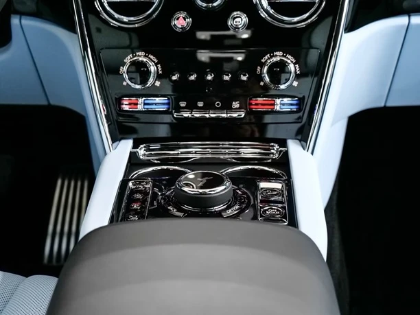 Rolls-Royce Cullinan = NEW = Shooting Star Roof �������� | Mobile.bg � ����������� 11