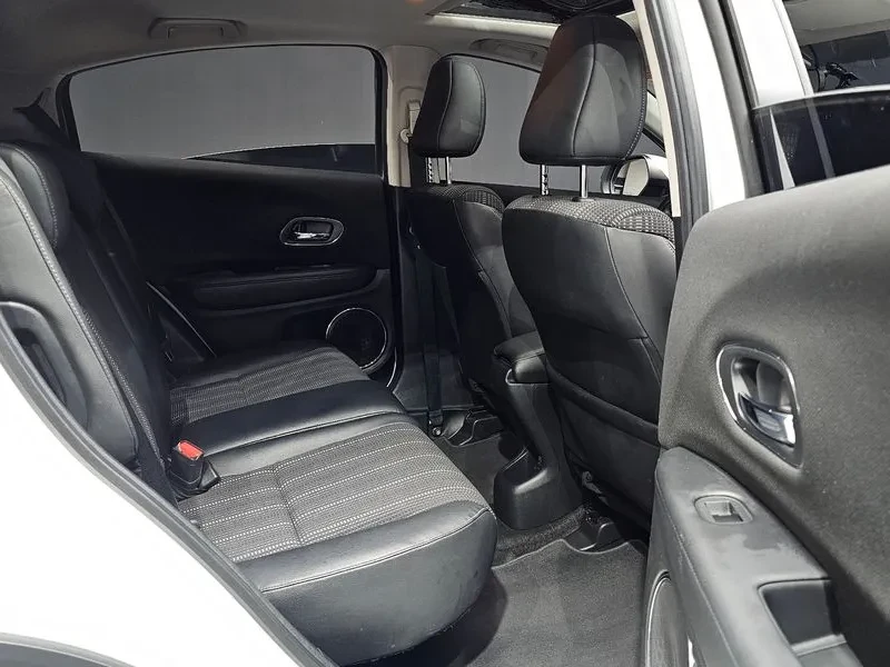 Honda Hr-v 1.8, снимка 12 - Автомобили и джипове - 55727227