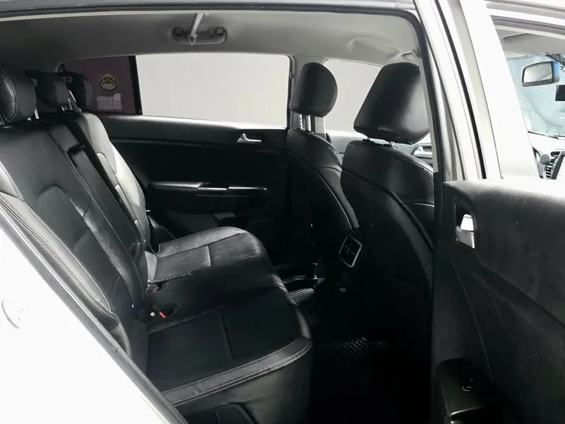 Kia Sportage 1.7 2WD, снимка 12 - Автомобили и джипове - 55789160