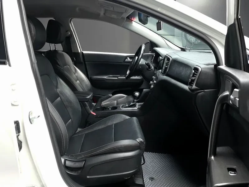 Kia Sportage 1.7 2WD, снимка 11 - Автомобили и джипове - 55789160