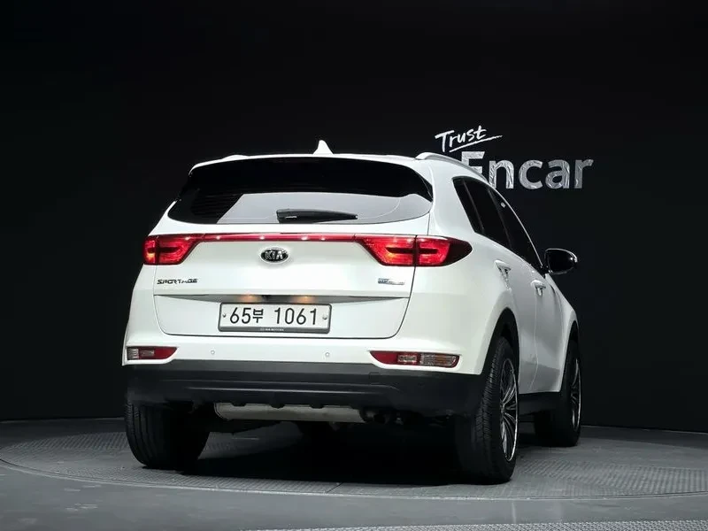 Kia Sportage 1.7 2WD, снимка 4 - Автомобили и джипове - 55789160
