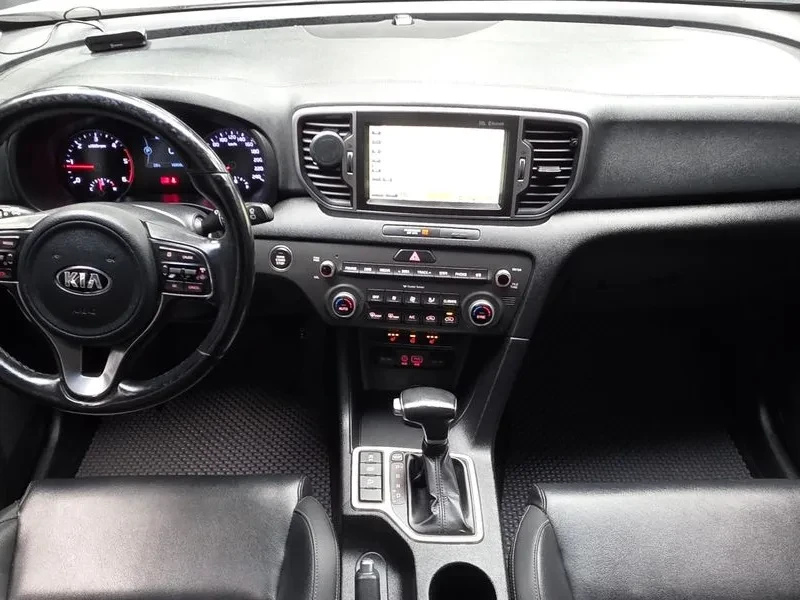 Kia Sportage 1.7 2WD, снимка 7 - Автомобили и джипове - 55789160