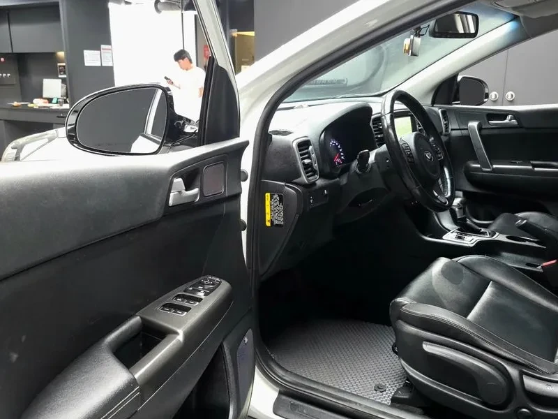 Kia Sportage 1.7 2WD, снимка 10 - Автомобили и джипове - 55789160