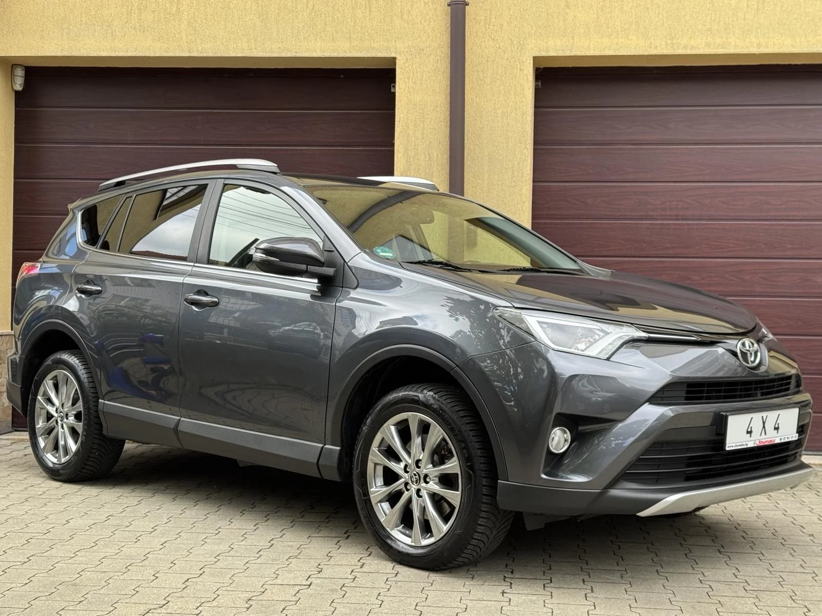Toyota Rav4 2.0i 4X4*  ПЪЛНА СЕРВИЗ ИСТОРИЯ В ТОЙОТА! - изображение 2