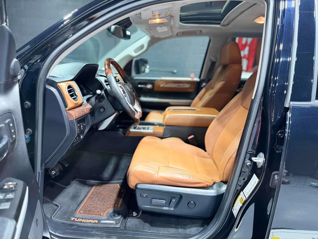 Toyota Tundra * Platinum * 1794 EDITION* ОБДУХВАНЕ* , снимка 17 - Автомобили и джипове - 53738762