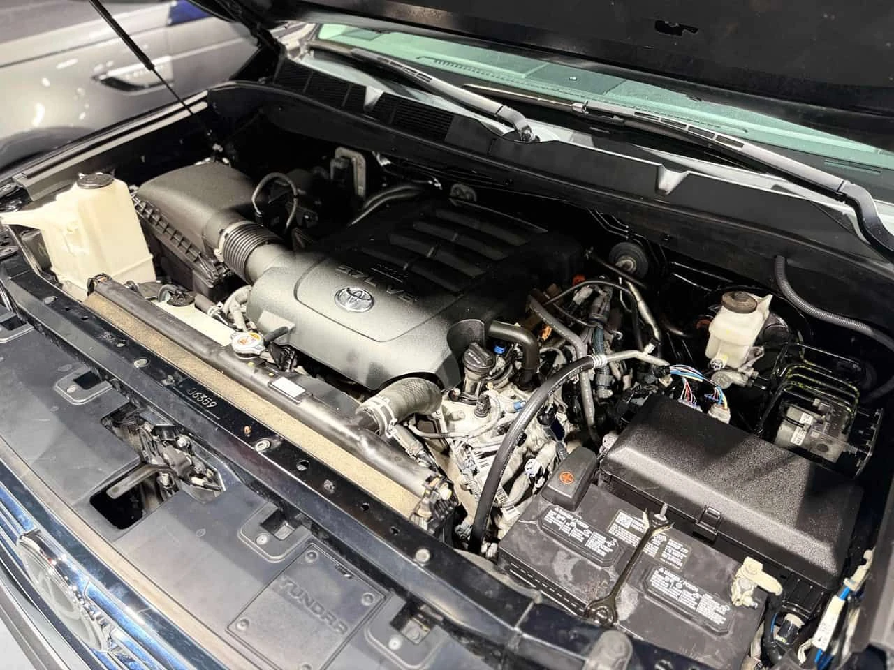 Toyota Tundra * Platinum * 1794 EDITION* ОБДУХВАНЕ* , снимка 14 - Автомобили и джипове - 53738762