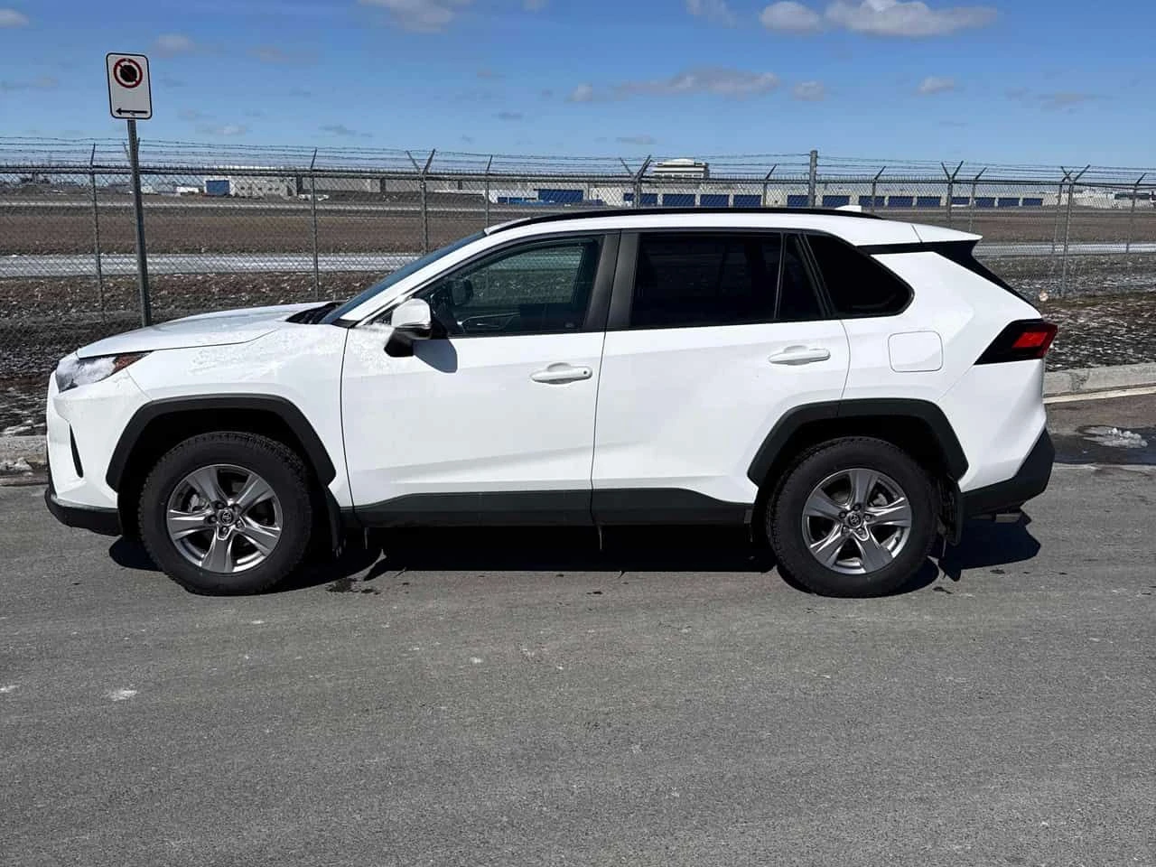 Toyota Rav4 XLE AWD/CARFAX/ПОДГРЕВИ/ШИБИДАХ, снимка 4 - Автомобили и джипове - 53947008