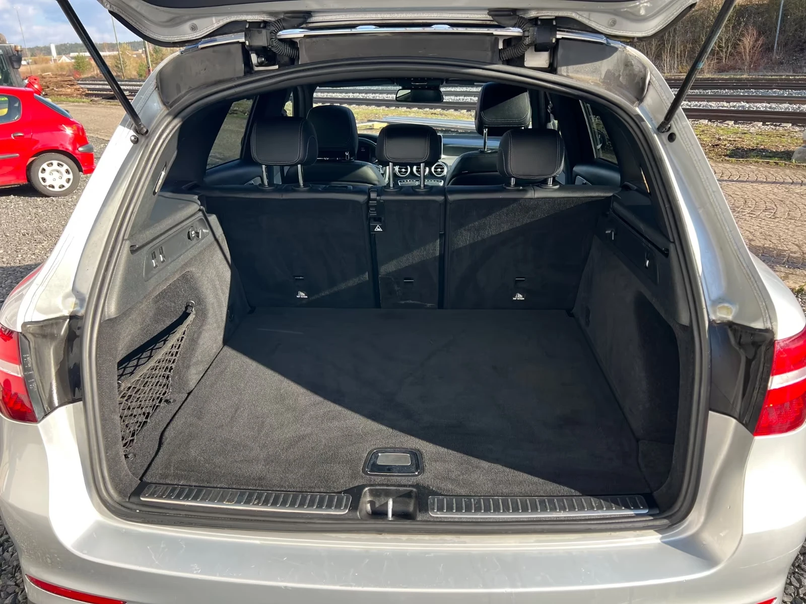 Mercedes-Benz GLC 250 AMG-PACK/ШИБИДАХ/360CAM/20КИ/204HP/4MATIC, снимка 5 - Автомобили и джипове - 54042201