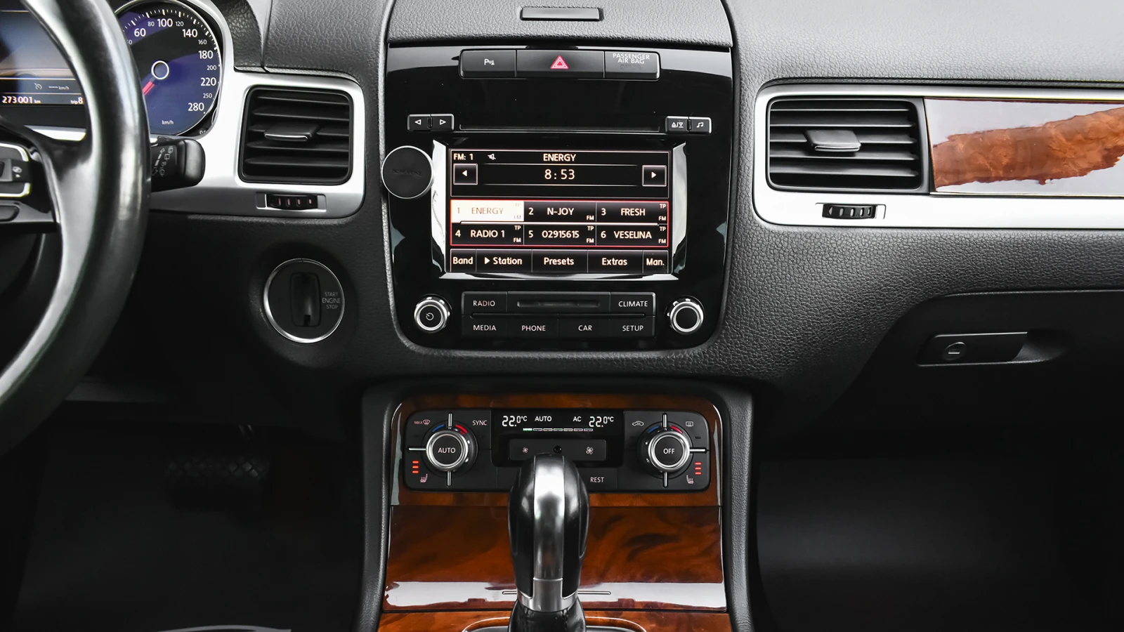 VW Touareg 3.0 TDI V6 4MOTION Automatic, снимка 11 - Автомобили и джипове - 54511225