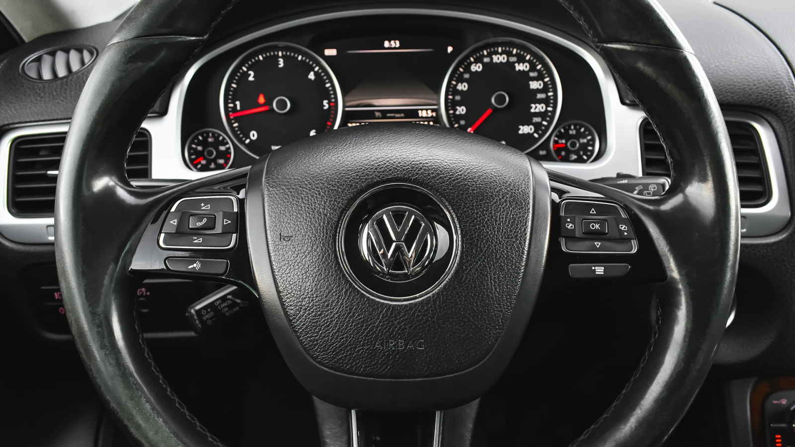 VW Touareg 3.0 TDI V6 4MOTION Automatic, снимка 10 - Автомобили и джипове - 54511225