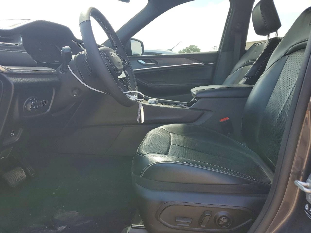 Jeep Grand cherokee 3.6l L Overland, снимка 7 - Автомобили и джипове - 55106543