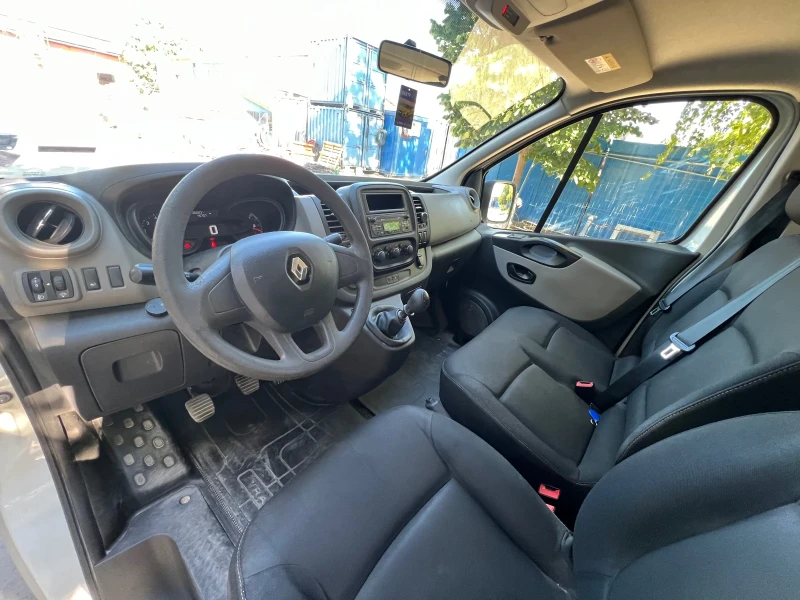 Renault Trafic, снимка 10 - Бусове и автобуси - 52349617