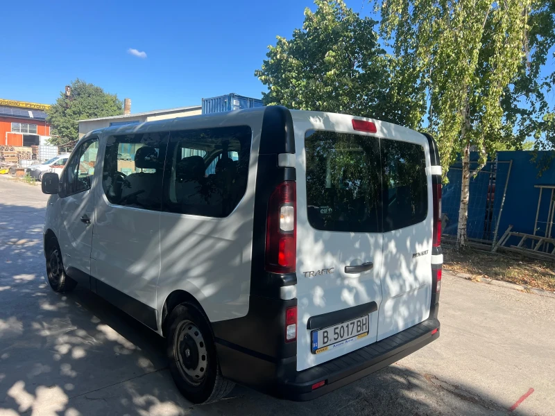 Renault Trafic, снимка 3 - Бусове и автобуси - 52349617