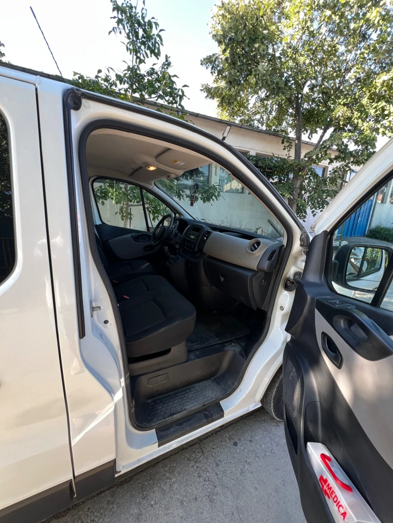 Renault Trafic, снимка 8 - Бусове и автобуси - 52349617