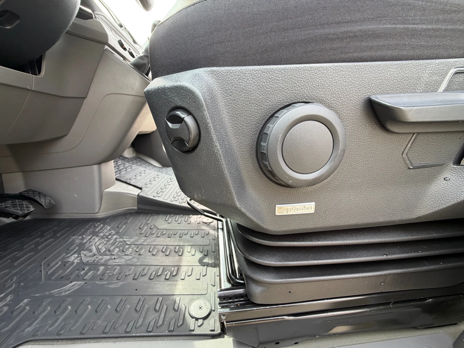 Man TGE 3-180!FULL!LED!ТОП!, снимка 16 - Бусове и автобуси - 53911600