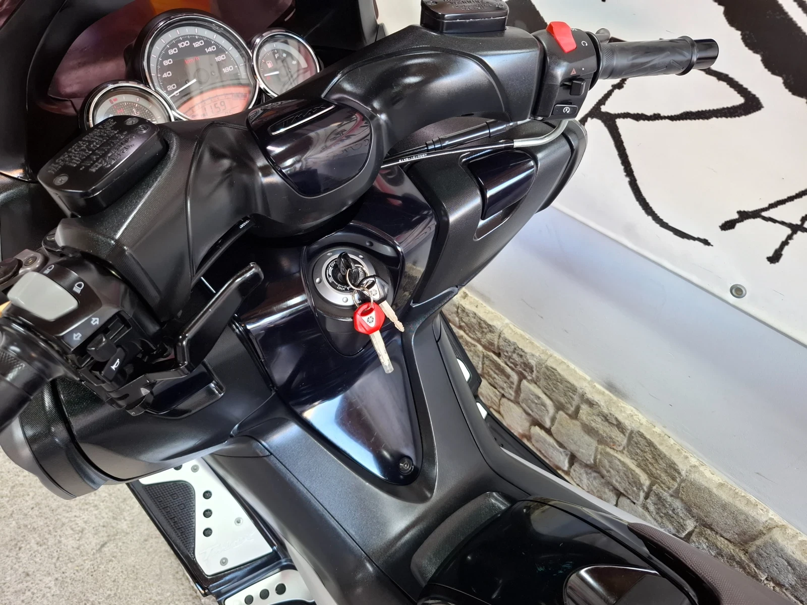 Yamaha T-max 500i / Night max* * *  - изображение 4