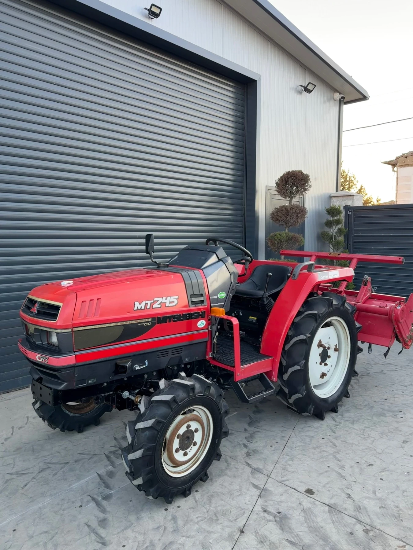 Трактор Mitsubishi MT245