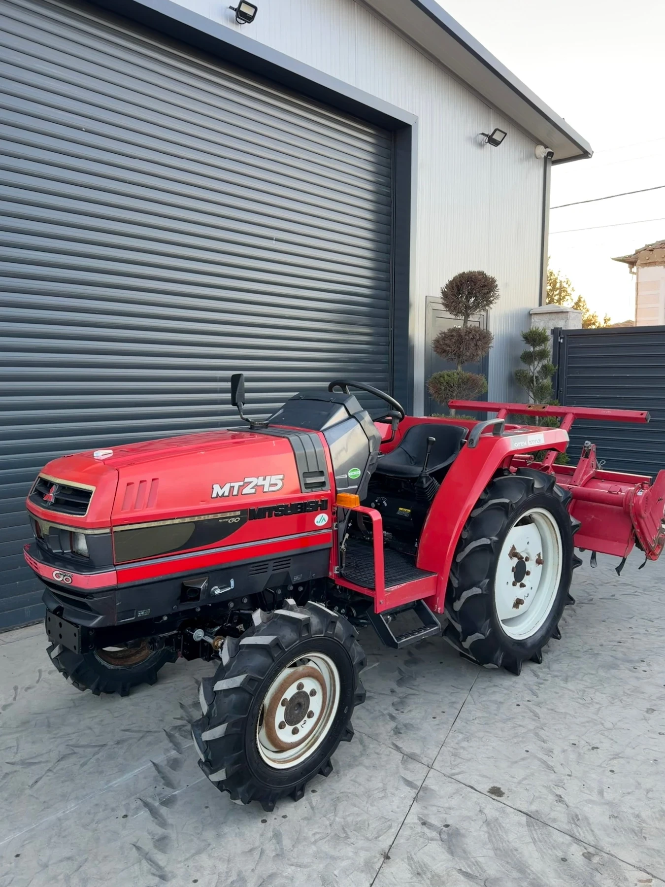 Трактор Mitsubishi MT245, снимка 3 - Селскостопанска техника - 53785597