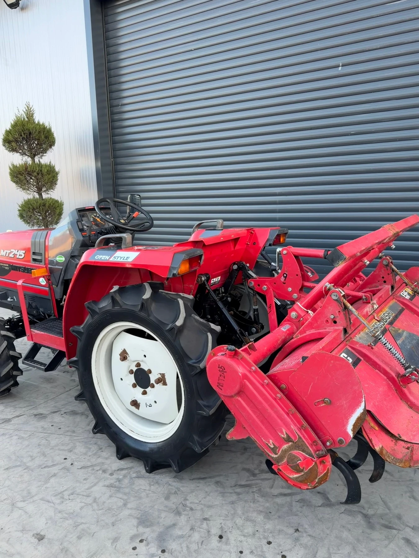 Трактор Mitsubishi MT245, снимка 7 - Селскостопанска техника - 53785597