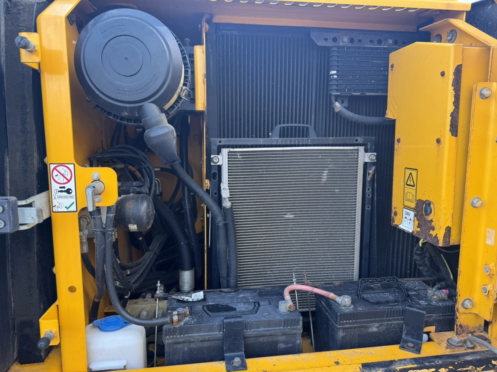 ����� JCB JS130LC 13000 ��., 2015�.  | Mobile.bg � ����������� 13