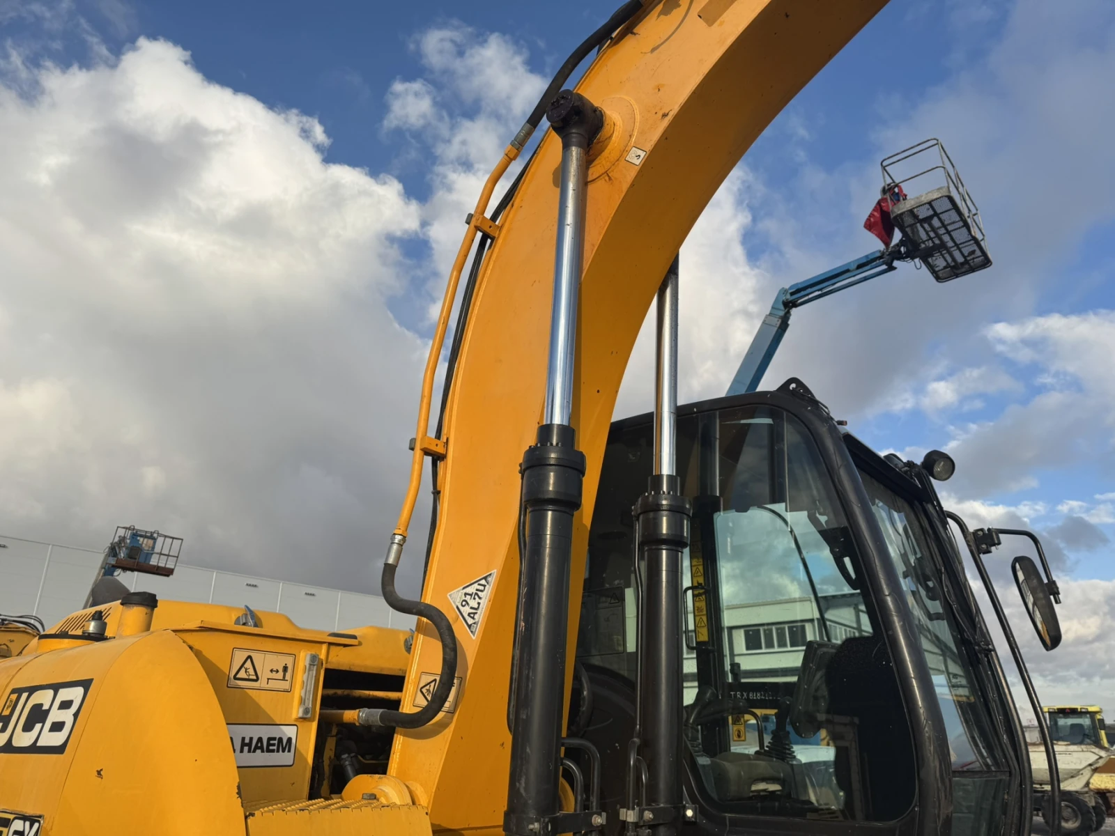 ����� JCB JS130LC 13000 ��., 2015�.  | Mobile.bg � ����������� 10