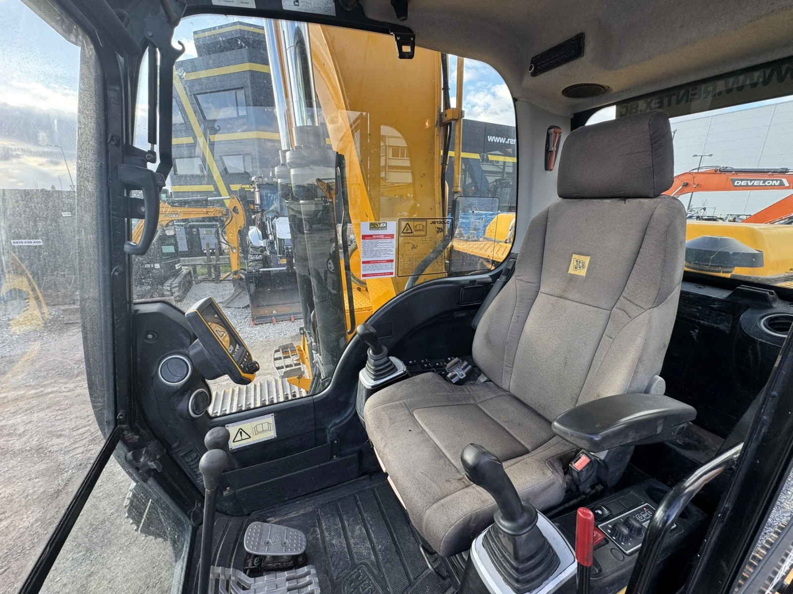����� JCB JS130LC 13000 ��., 2015�.  | Mobile.bg � ����������� 14
