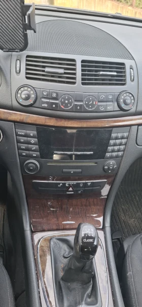 Mercedes-Benz E 220, снимка 7
