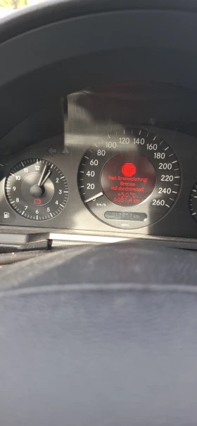 Mercedes-Benz E 220, снимка 6