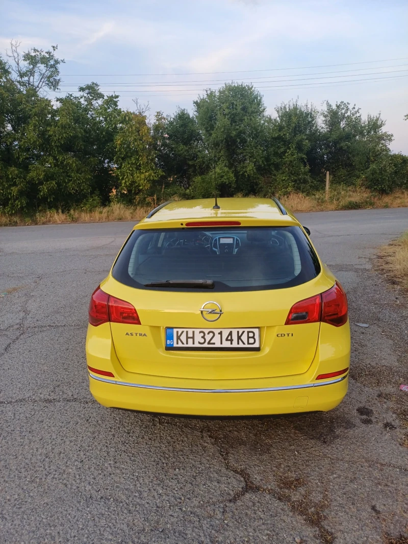 Opel Astra 1.6tdci, снимка 5 - Автомобили и джипове - 48176140