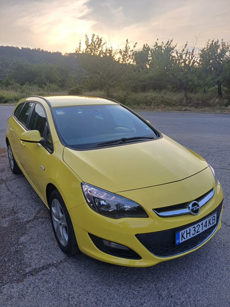 Opel Astra 1.6tdci, снимка 9 - Автомобили и джипове - 48176140