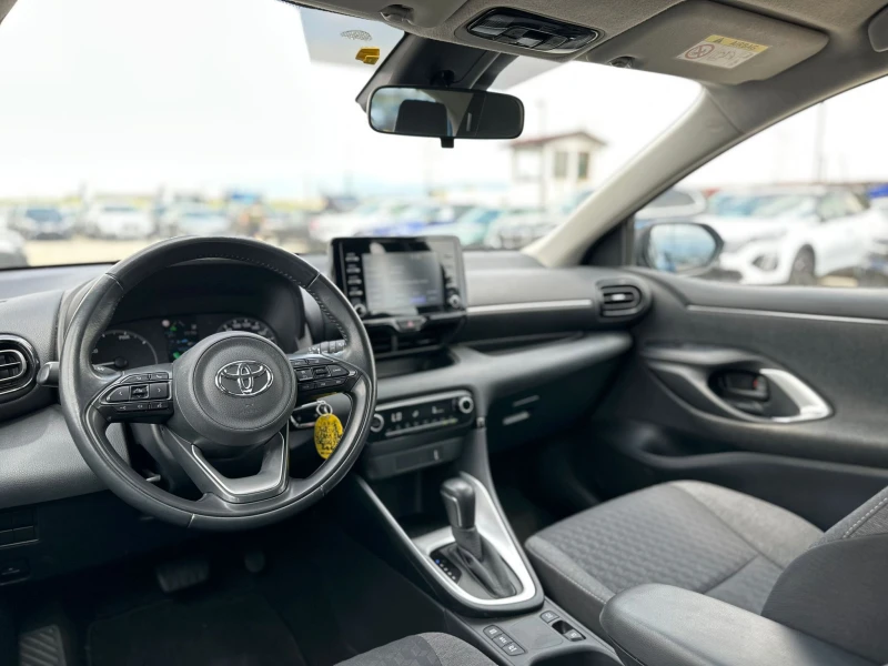 Toyota Yaris / 1.5 HYBRID / ACTIVE / EURO 6 / TOP /, снимка 9 - Автомобили и джипове - 51258807