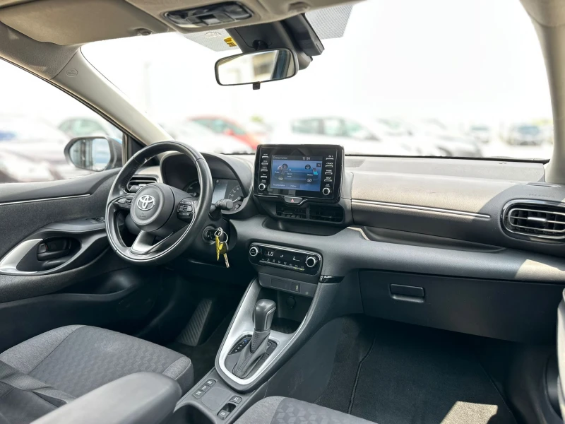 Toyota Yaris / 1.5 HYBRID / ACTIVE / EURO 6 / TOP /, снимка 12 - Автомобили и джипове - 51258807