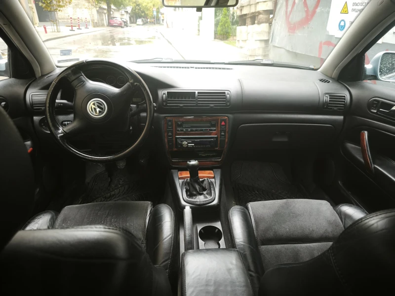 VW Passat 1.9ТDI 131bhp Highline, снимка 6 - Автомобили и джипове - 52300732