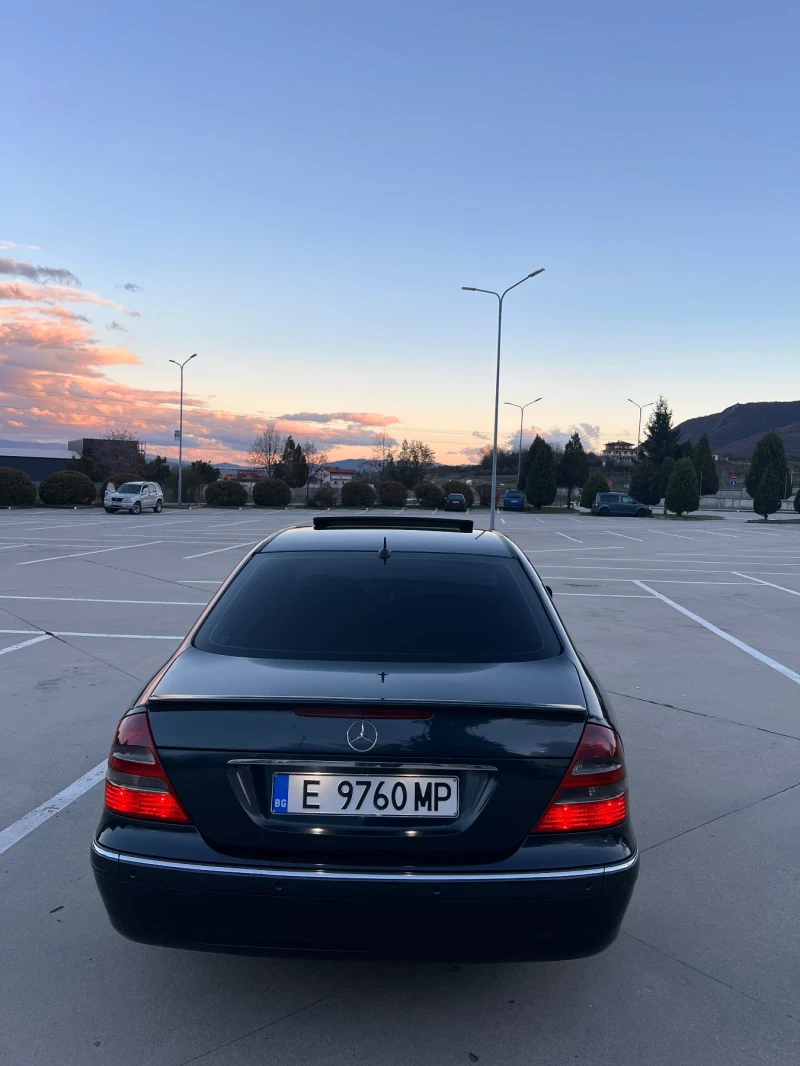 Mercedes-Benz E 220 2.2CDI, снимка 8 - Автомобили и джипове - 52574796
