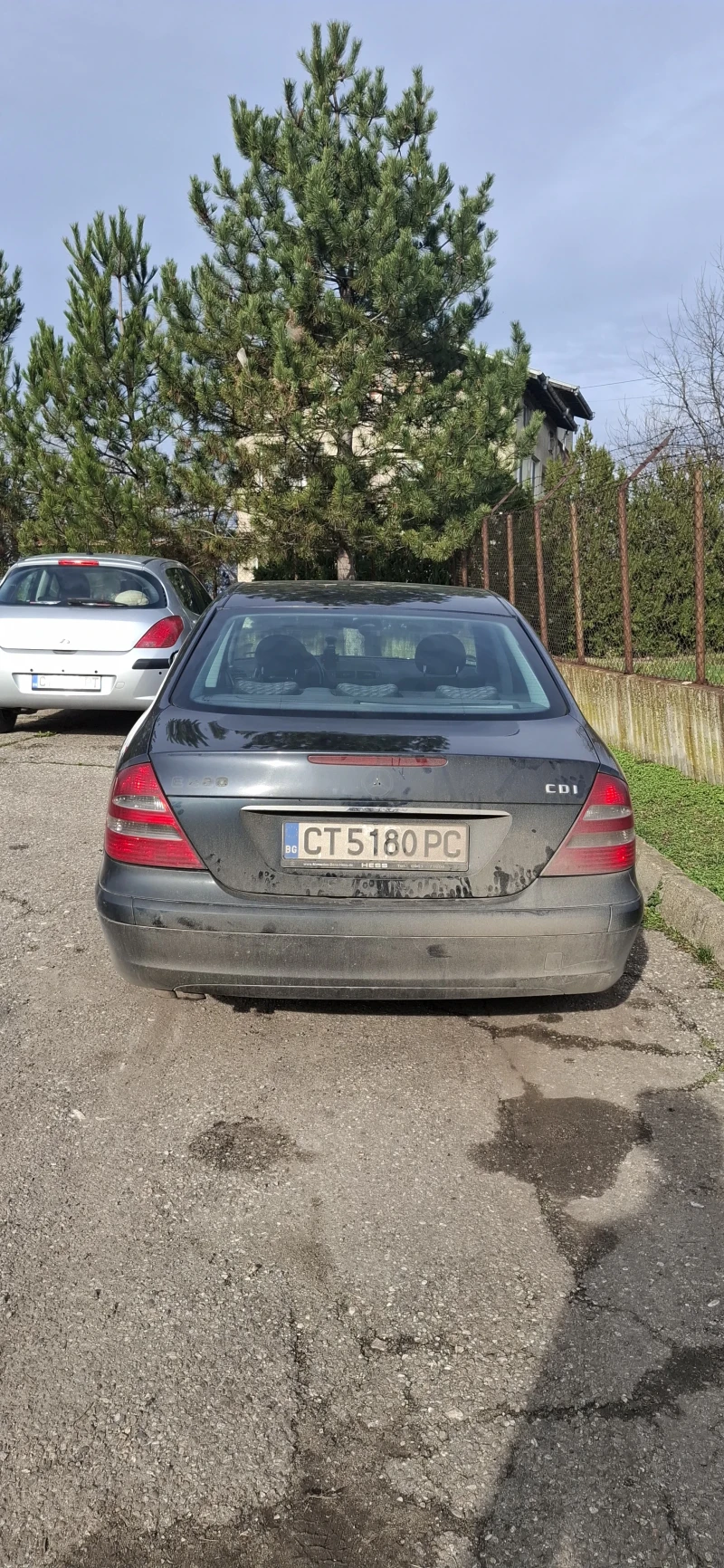 Mercedes-Benz E 220, снимка 3 - Автомобили и джипове - 52724950