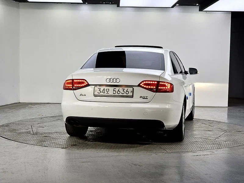 Audi A4 2.0 TFSI Quattro, снимка 3 - Автомобили и джипове - 54548607
