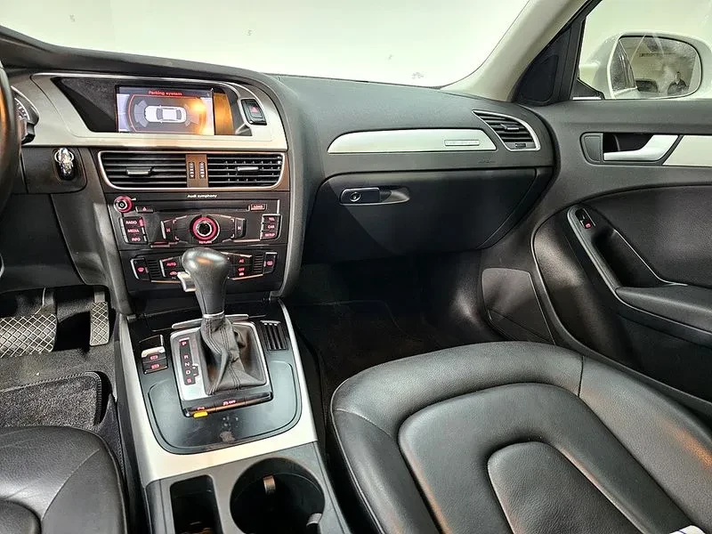 Audi A4 2.0 TFSI Quattro, снимка 9 - Автомобили и джипове - 54548607