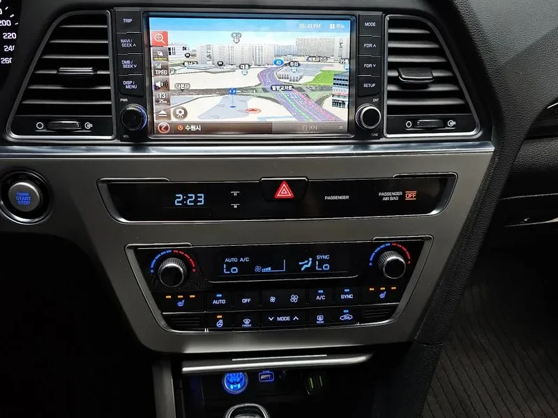 Hyundai Sonata 2.0 Smart, снимка 13 - Автомобили и джипове - 55259821