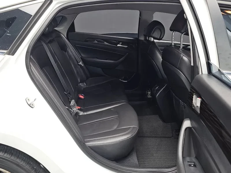Hyundai Sonata 2.0 Smart, снимка 11 - Автомобили и джипове - 55259821