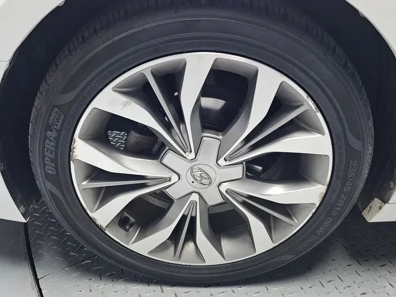 Hyundai Sonata 2.0 Smart, снимка 5 - Автомобили и джипове - 55259821