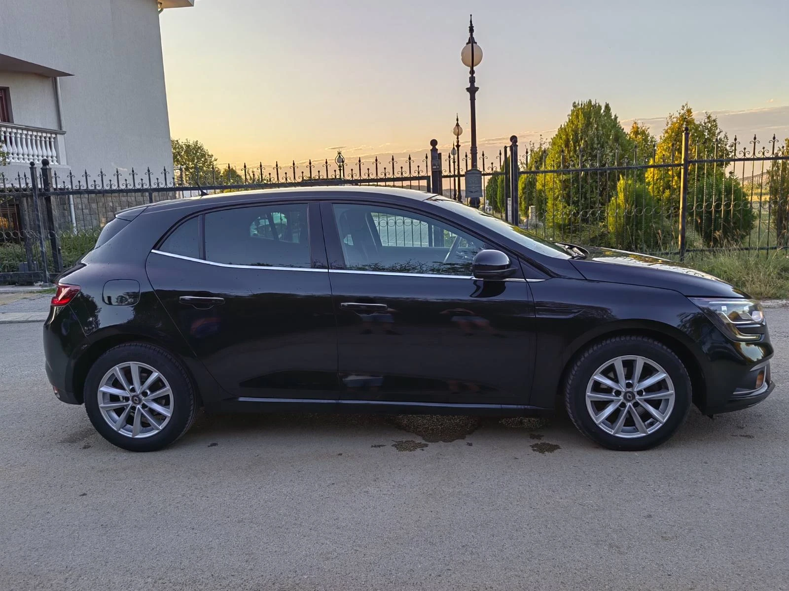 Renault Megane 1.5 110к.с, снимка 12 - Автомобили и джипове - 55540589