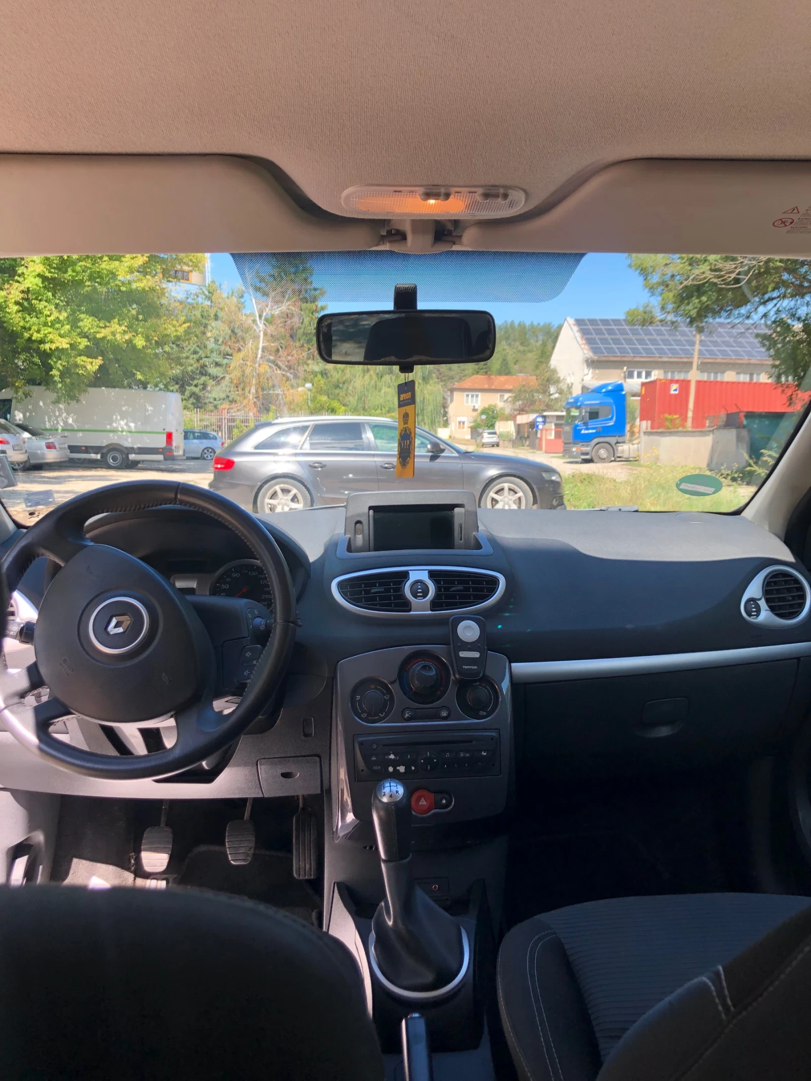 Renault Clio 1.6 - изображение 9