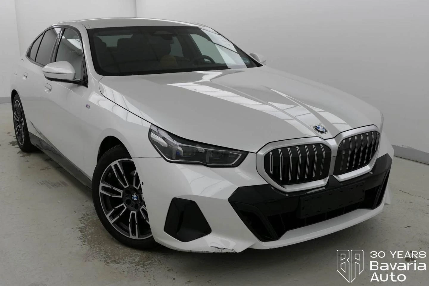 BMW 520 i M Sport Paket Steptronic - изображение 4