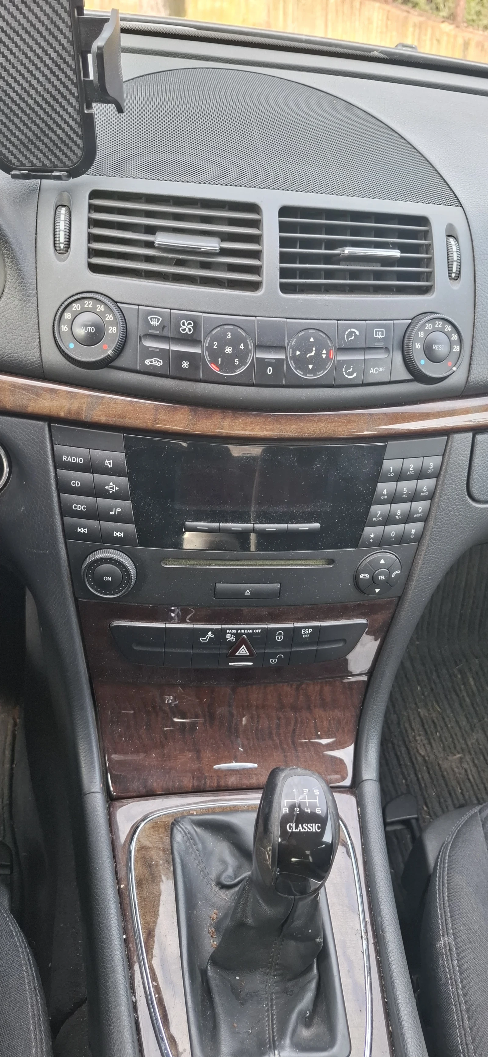 Mercedes-Benz E 220  - изображение 7