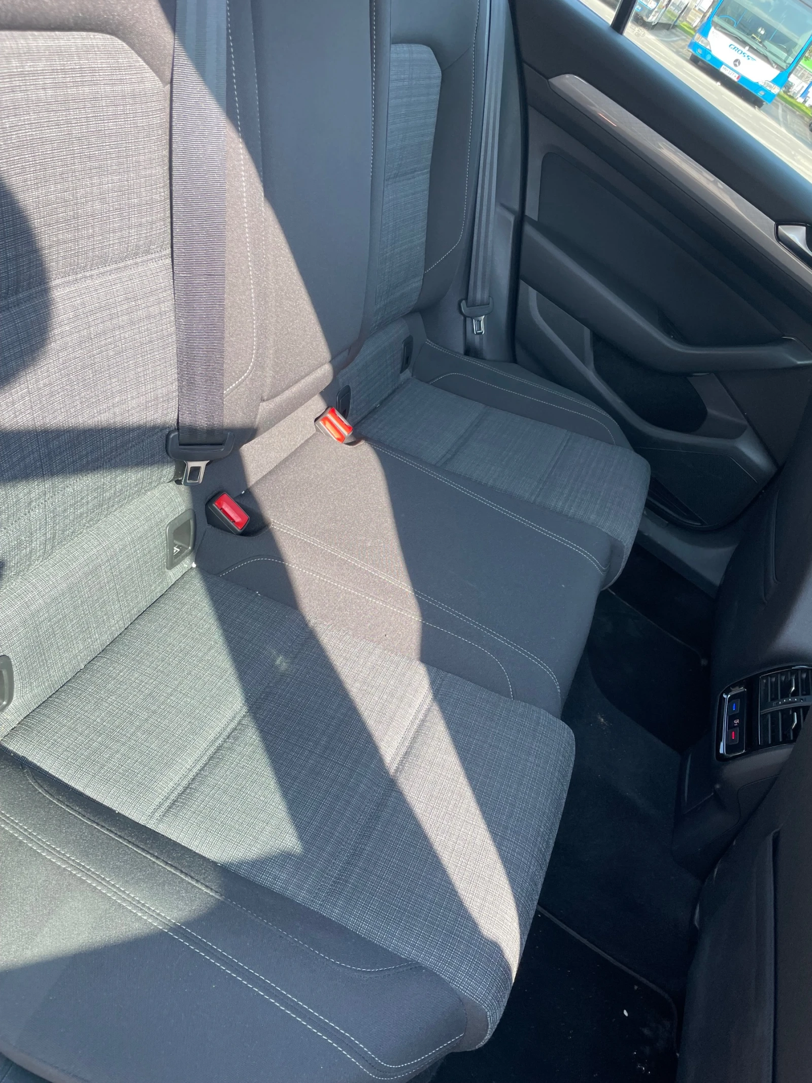 VW Passat 2.0 TDI* 150 PS* LED* ACC* PDC* NAVI* CAMERA, снимка 14 - Автомобили и джипове - 54008879