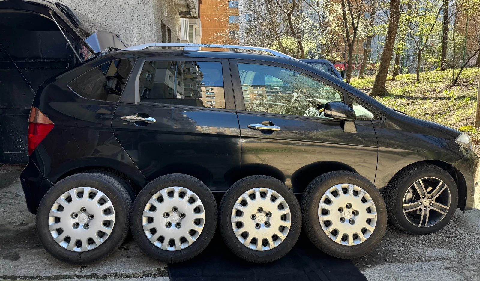 Honda Fr-v 1.8 i-VTEC, снимка 12 - Автомобили и джипове - 54141444